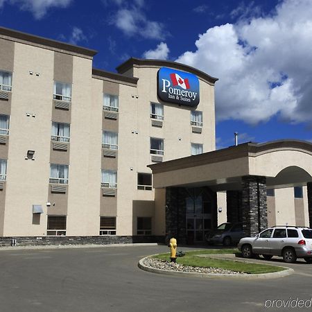 Pomeroy Inn And Suites Chetwynd מראה חיצוני תמונה